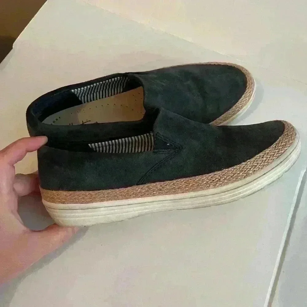 Clarks Marie Pearl Navy Nubuck Slip On Leather Loafers size 6.5M